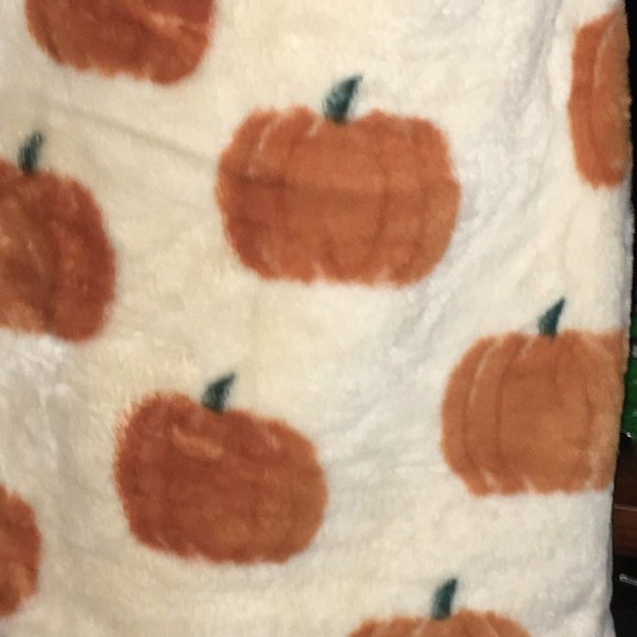 Rachel Ashwell Orange Pumpkin Faux Fur Throw Blanket Thanksgiving Fall Decor NEW - Picture 3 of 5
